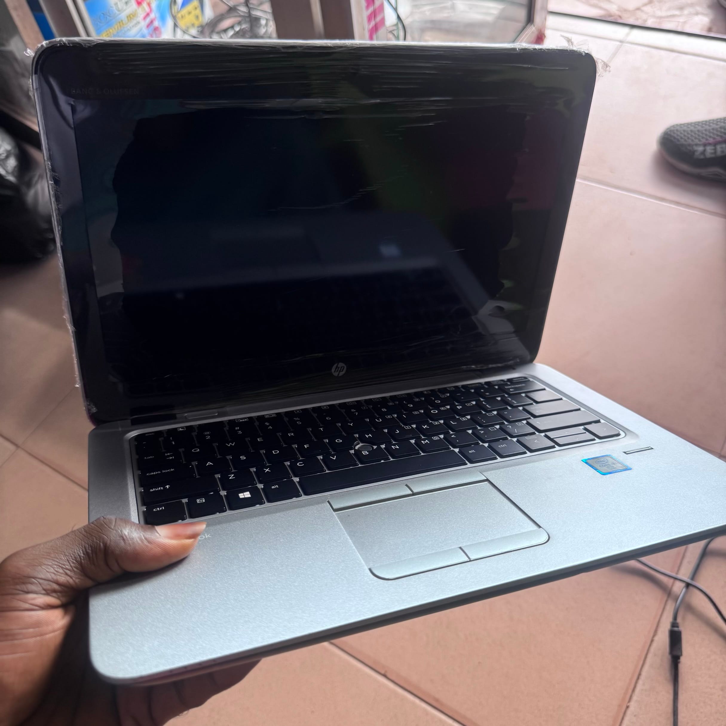 HP EliteBook 820 G3 Laptop